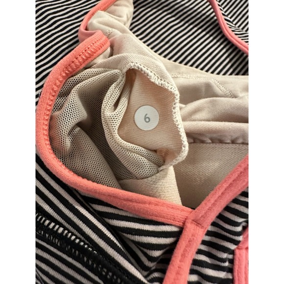 Lululemon Get Fit Keyhole Tank w/Shelf Bra Size 6 Black White Striped Coral Trim - Picture 5 of 7